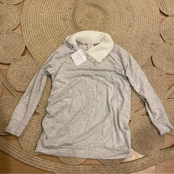 Isabel Maternity Size M Swweatshirt w Faux Fur Gray cozy - Picture 1 of 5